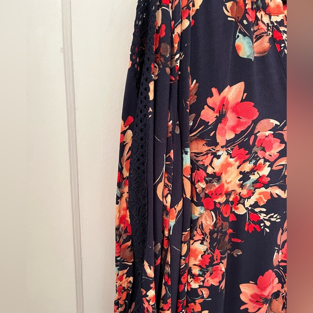 Torrid Navy Floral Twill Lace Trim Top - Picture 3 of 8